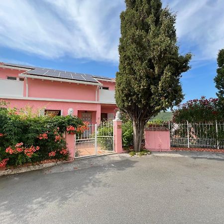 Villa Rosa Giustenice エクステリア 写真