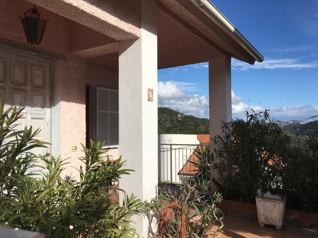 Villa Rosa Giustenice エクステリア 写真